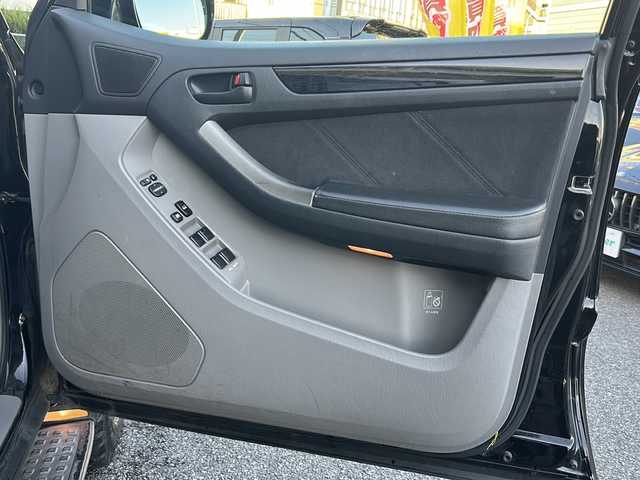 トヨタ ハイラックス サーフ SSR－G 神奈川県 2007(平19)年 12.1万km ブラック 純正ナビ（CD/DVD/FM/AM/HDD/AUX/SD)/バックカメラ/ヒッチメンバー/リフトアップ/前後ドライブレコーダー/ABS/盗難防止システム/ブレーキアシスト/オートライト/フォグランプ/純正フロアマット/ドアバイザー/ISOFIX/ステップ/ステップライト/１６インチ社外アルミホイール/BFGoodrich社外タイヤ/スペアキー×１/保証書/取扱説明書