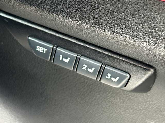 レクサス ＮＸ 300 バージョンL 広島県 2019(令1)年 4.6万km ソニッククォーツ 禁煙/純正SDナビ/Bluetooth/CD/DVD/USB/Miracast/フルセグTV/全方位カメラ/レクサスセーフティ/・プリクラッシュセーフティ/・レーンディパーチャーアラート/・レーントレーシングアシスト/・オートマチックハイビーム/・先行車発進告知/BSM/クリアランスソナー/本革シート/パワーシート/シートヒーター(全席)/シートベンチレーション/シートメモリー/LEDヘッドライト/オートライト/ステアリングヒーター/ステアリングスイッチ/パドルシフト/ETC2.0/スマートキー/プッシュスタート/電動リアゲート/純正フロアマット/純正18インチアルミホイール