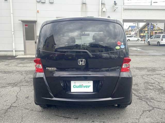 ホンダ フリード G ジャストセレクション 東京都 2010(平22)年 11.7万km プレミアムブラキッシュパール 純正ナビ/純正フロアマット/ドライブレコーダー/片側パワースライドドア（左側）/パワーウィンドウ/電動格納ミラー/ステアリングスイッチ/メーター照度調整スイッチ/シガーソケット/RCA入力端子/ビルトインETC/オートエアコン/三列シート/ウォークスルー