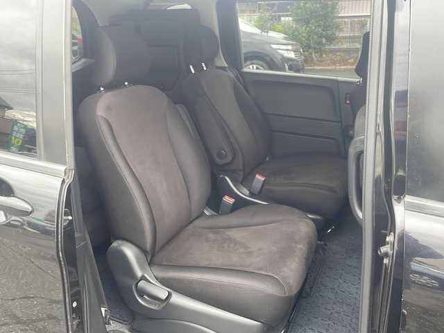 ホンダ フリード G ジャストセレクション 東京都 2010(平22)年 11.7万km プレミアムブラキッシュパール 純正ナビ/純正フロアマット/ドライブレコーダー/片側パワースライドドア（左側）/パワーウィンドウ/電動格納ミラー/ステアリングスイッチ/メーター照度調整スイッチ/シガーソケット/RCA入力端子/ビルトインETC/オートエアコン/三列シート/ウォークスルー