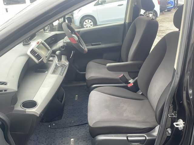 ホンダ フリード G ジャストセレクション 東京都 2010(平22)年 11.7万km プレミアムブラキッシュパール 純正ナビ/純正フロアマット/ドライブレコーダー/片側パワースライドドア（左側）/パワーウィンドウ/電動格納ミラー/ステアリングスイッチ/メーター照度調整スイッチ/シガーソケット/RCA入力端子/ビルトインETC/オートエアコン/三列シート/ウォークスルー