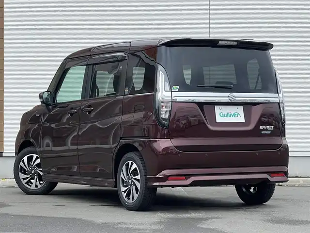 スズキ ソリオ バンディット HV MV 秋田県 2024(令6)年 1.1万km メロウディープレッドパール 純正ナビ・フルセグＴＶ・ＣＤ・DVD再生・Bluetooth・USB接続・AMFMチューナー/衝突被害軽減システム/コーナーセンサー/車線逸脱警報装置/フリップダウンモニター/前席シートヒーター/プッシュスタート・スマートキー/純正アルミホイール・スタッドレスタイヤ装着/LEDヘッドライト・フォグランプ/ダブル・サイド・カーテンエアバック/純正フロアマット/ウィンカーミラー