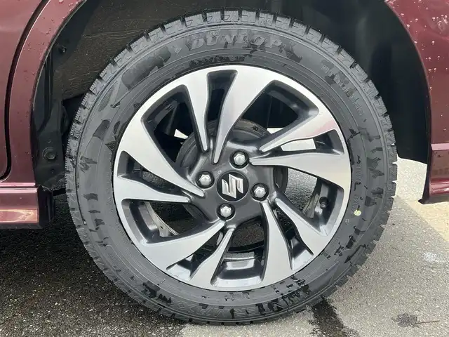 スズキ ソリオ バンディット HV MV 秋田県 2024(令6)年 1.1万km メロウディープレッドパール 純正ナビ・フルセグＴＶ・ＣＤ・DVD再生・Bluetooth・USB接続・AMFMチューナー/衝突被害軽減システム/コーナーセンサー/車線逸脱警報装置/フリップダウンモニター/前席シートヒーター/プッシュスタート・スマートキー/純正アルミホイール・スタッドレスタイヤ装着/LEDヘッドライト・フォグランプ/ダブル・サイド・カーテンエアバック/純正フロアマット/ウィンカーミラー