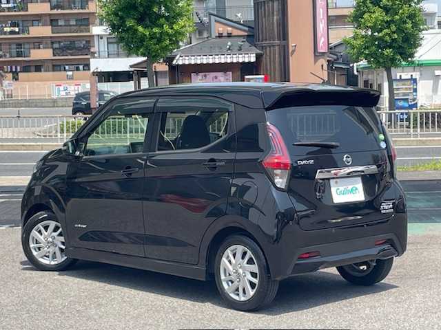 日産 デイズ HWS X プロパイロットED 愛知県 2020(令2)年 1.1万km ブラック /禁煙車//社外メモリーナビ(CN-RE06WD)・フルセグTV/SD・CD・DVD・Bluetooth・AM・FM//ETC/ドラレコ//インテリジェントアラウンドビューモニター//ディスプレイ付自動防眩ルームミラー//前席ベンチシート//オートブレーキホールド//トリコットシート//アドバンスドドライブアシストディスプレイ//LEDヘッドライト・オートライト//ハイビームアシスト//電動パーキングブレーキ//アイドリングストップ//インテリジェントエマージェンシーブレーキ//スマートシンプルハイブリッド//ヒルスタートアシスト//VDC(横滑り防止)//フロント＆バックソナー//プロパイロット//インテリジェントLI(車線逸脱防止支援システム)//インテリジェントFCW(前方衝突予測警報)//インテリジェントDA(ふらつき警報)//車線逸脱警報//踏み間違い衝突防止アシスト//先行車発進お知らせ//標識検知機能//歩行者傷害軽減ボディ//クリーンフィルター//電動格納ミラーウインカー//フロントフォグランプ//USB電源ソケット//イモビライザー//プッシュスタート//革巻ステアリング・ステアリングスイッチ//ISOFIX//スペアキー1本//取扱説明書・ナビ説明書//保証書