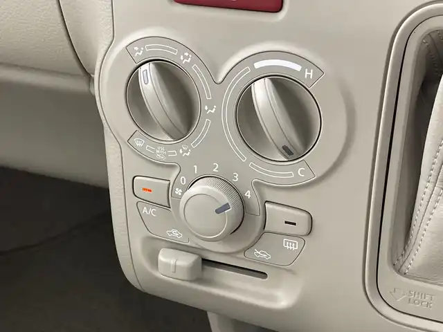 スズキ ラパン G 新潟県 2015(平27)年 4.3万km コフレピンクパールメタリック 社外メモリナビ（AVIC-RZ22）/(CD/SD/Bluetooth/TV)/レーダーブレーキ /純正フロアマット/プッシュスタート/スマートキー/スペアキー