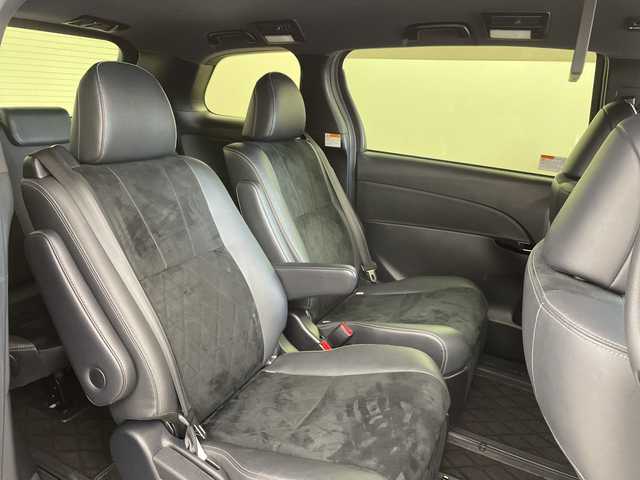 トヨタ エスティマ アエラス プレミアム G 道央・札幌 2017(平29)年 8.5万km ブラック/レッドマイカメタリック 2トーン ・4WD/・純正SDナビ/・CD/DVD/SD/フルセグTV/USB/HDMI/・Bluetooth接続/・TRDエアロ/・バックカメラ/・フリップダウンモニター/・両側パワースライドドア/・電動リアゲート/・クルーズコントロール/・プリクラッシュセーフティ/・レーンキープアシスト/・オートライト/オートマチックハイビーム/・ハーフレザーシート/パワーシート/・前席シートヒーター/・LEDヘッドライト/ETC/・ドライブレコーダー/電動格納ミラー/ウィンカーミラー/・純正フロアマット/ドアバイザー/・保証書/取扱説明書