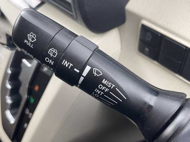 トヨタ シエンタ G 愛知県 2018(平30)年 6万km ホワイトパールクリスタルシャイン 禁煙車/7人乗り/純正7インチナビ/（CD/DVD/Bluetooth/フルセグTV/AM/FM)/ETC/両側パワースライドドア/純正16インチアルミホイール/純正フロアマット/アイドリングストップ/スマートキー/スペアキー有/プッシュスタート/横滑り防止装置/ステアリングスイッチ