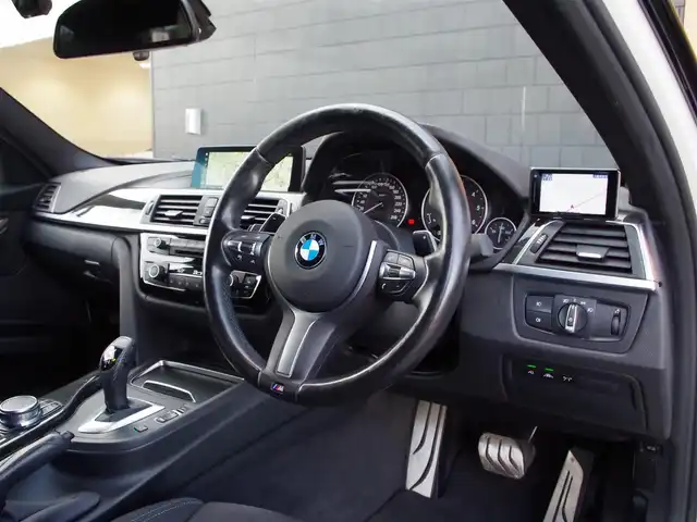 ＢＭＷ ３２０ｄ Mスポーツ 埼玉県 2019(平31)年 4.3万km アルピンホワイトⅢ アダプティブクルーズコントロール/インテリジェントセーフティ/パークディスタンスコントロール/ブラインドスポットモニター/バックカメラ/iDriveナビ/ドラレコ/ETC/GPSレーダー探知機/シートヒーター/シートポジションメモリー機能/カーボンリアスポイラー
