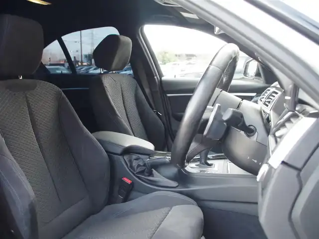 ＢＭＷ ３２０ｄ Mスポーツ 埼玉県 2019(平31)年 4.3万km アルピンホワイトⅢ アダプティブクルーズコントロール/インテリジェントセーフティ/パークディスタンスコントロール/ブラインドスポットモニター/バックカメラ/iDriveナビ/ドラレコ/ETC/GPSレーダー探知機/シートヒーター/シートポジションメモリー機能/カーボンリアスポイラー