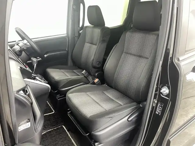 トヨタ ヴォクシー ZS 煌Ⅱ 福島県 2020(令2)年 6.3万km ブラック トヨタセーフティセンス/・プリクラッシュセーフティ/・レーンディパーチャーアラート/・クリアランスソナー/・オートマチックハイビーム/社外7インチナビ/・型番：MDV-S707W/・フルセグTV/Bluetooth/CD/DVD/・ETC/・ドライブレコーダー/両側パワースライドドア/アイドリングストップ/革巻きステアリング/・ステアリングリモコン/プッシュスタート/・スマートキー/LEDヘッドライト/・オートライト/・フォグライト/電動格納ウィンカーミラー/純正フロアマット