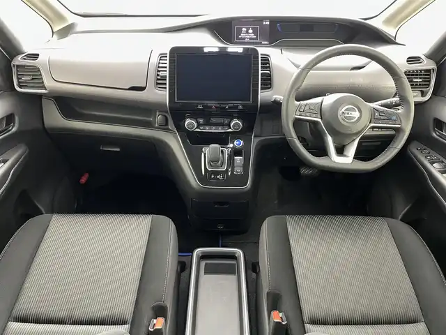 日産 セレナ e－パワー ハイウェイスター V 福島県 2021(令3)年 6.3万km パール 360°セーフティアシスト/・プロパイロット/・側方支援/・後方支援/・エマージェンシーブレーキ/・速度標謝表示/・道路標識表示/・駐車支援/・ふらつき警報/・走行時間/・凍結注意/・ブラインドスポットモニター/純正ナビ/・型番：MM520D-L/・フルセグTV/BT/CD/DVD/FM/AM/・ETC/・両側パワースライドドア/・前後ドライブレコーダー/デジタルインナーミラー/プッシュスタート/・スマートキー/革張ステアリング/・ステアリングスイッチ/電動格納ミラー/LEDヘッドライト/・オートライト/・フォグランプ/ドアバイザー/純正フロアマット