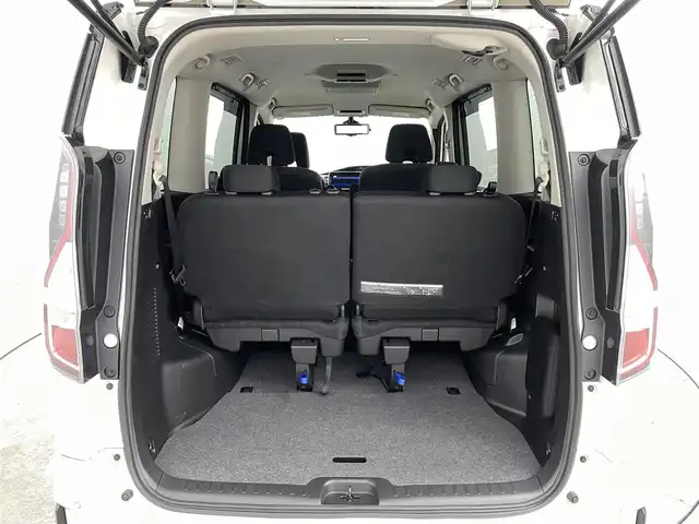 日産 セレナ e－パワー ハイウェイスター V 福島県 2021(令3)年 6.3万km パール 360°セーフティアシスト/・プロパイロット/・側方支援/・後方支援/・エマージェンシーブレーキ/・速度標謝表示/・道路標識表示/・駐車支援/・ふらつき警報/・走行時間/・凍結注意/・ブラインドスポットモニター/純正ナビ/・型番：MM520D-L/・フルセグTV/BT/CD/DVD/FM/AM/・ETC/・両側パワースライドドア/・前後ドライブレコーダー/デジタルインナーミラー/プッシュスタート/・スマートキー/革張ステアリング/・ステアリングスイッチ/電動格納ミラー/LEDヘッドライト/・オートライト/・フォグランプ/ドアバイザー/純正フロアマット