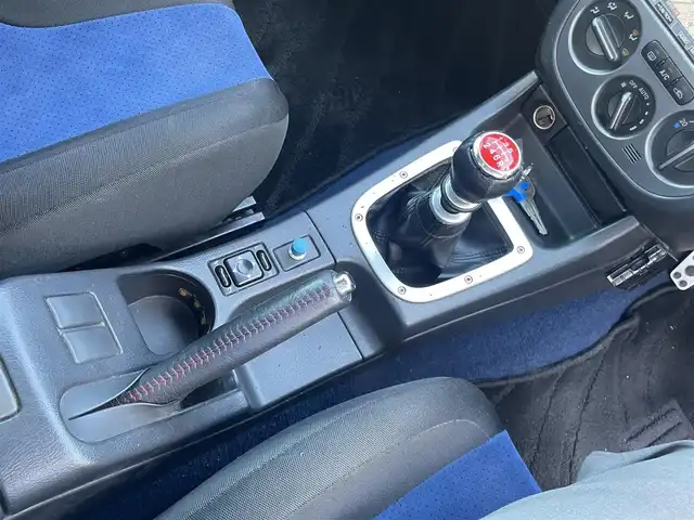 スバル インプレッサ ＷＲＸ STi 大阪府 2004(平16)年 16.2万km プレミアムシルバーメタリック 純正ナビ-ワンセグTV/CD/momoステアリング/HIDヘッドライト/ETC/6速ミッション