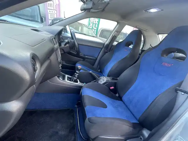 スバル インプレッサ ＷＲＸ STi 大阪府 2004(平16)年 16.2万km プレミアムシルバーメタリック 純正ナビ-ワンセグTV/CD/momoステアリング/HIDヘッドライト/ETC/6速ミッション