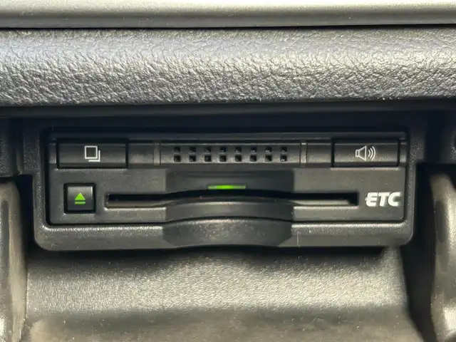 トヨタ クラウン ハイブリッド ロイヤルサルーン 静岡県 2015(平27)年 9万km シルバーM 純正8型HDDナビ/（フルセグTV/CD/DVD/BT/USB）/音声ガイダンス付きバックガイドモニター/全周囲カメラ/ビルトインETC/ドラレコ/前席パワーシート/前席シートヒーター/純正フロアマット/ドアバイザー/フロントフォグ/純正17AW