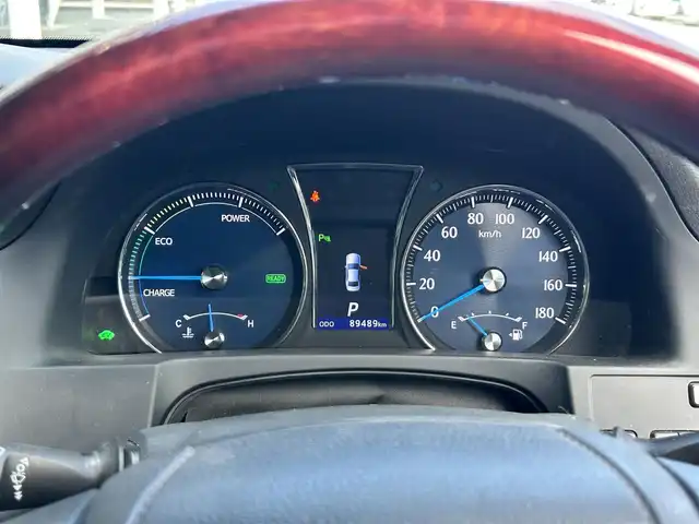 トヨタ クラウン ハイブリッド ロイヤルサルーン 静岡県 2015(平27)年 9万km シルバーM 純正8型HDDナビ/（フルセグTV/CD/DVD/BT/USB）/音声ガイダンス付きバックガイドモニター/全周囲カメラ/ビルトインETC/ドラレコ/前席パワーシート/前席シートヒーター/純正フロアマット/ドアバイザー/フロントフォグ/純正17AW