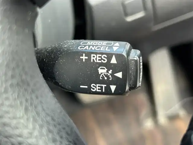 トヨタ クラウン ハイブリッド ロイヤルサルーン 静岡県 2015(平27)年 9万km シルバーM 純正8型HDDナビ/（フルセグTV/CD/DVD/BT/USB）/音声ガイダンス付きバックガイドモニター/全周囲カメラ/ビルトインETC/ドラレコ/前席パワーシート/前席シートヒーター/純正フロアマット/ドアバイザー/フロントフォグ/純正17AW