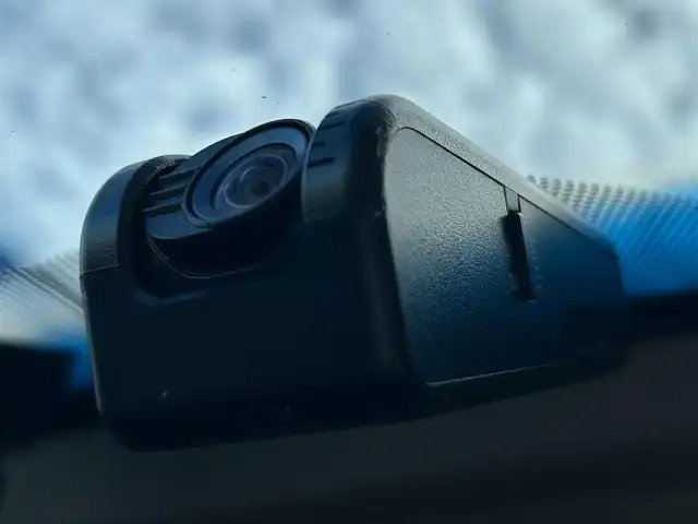 トヨタ クラウン ハイブリッド ロイヤルサルーン 静岡県 2015(平27)年 9万km シルバーM 純正8型HDDナビ/（フルセグTV/CD/DVD/BT/USB）/音声ガイダンス付きバックガイドモニター/全周囲カメラ/ビルトインETC/ドラレコ/前席パワーシート/前席シートヒーター/純正フロアマット/ドアバイザー/フロントフォグ/純正17AW