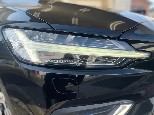 ボルボ Ｖ６０ T5 インスクリプション 愛知県 2019(令1)年 4.9万km 黒 /当店買取/インテリセーフティ//純正ナビ/360度カメラ//茶色本革シート//パワーシート/マッサージ機能付//シートヒーター/シートベンチレーター//BLIS/レーンキープアシスト/ドライバーアラート//パイロットアシスト//LEHヘッド/AHB//ヘッドアップディスプレイ//ETC/ハンズフリーPゲート//HarmanKardonオーディオ//アダプティプクルーズコントロール//リコールNo3467対策済//ディーラー記録簿R235年//保証書/取説/スペアキー