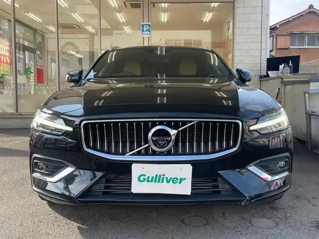 ボルボ Ｖ６０ T5 インスクリプション 愛知県 2019(令1)年 4.9万km 黒 /当店買取/インテリセーフティ//純正ナビ/360度カメラ//茶色本革シート//パワーシート/マッサージ機能付//シートヒーター/シートベンチレーター//BLIS/レーンキープアシスト/ドライバーアラート//パイロットアシスト//LEHヘッド/AHB//ヘッドアップディスプレイ//ETC/ハンズフリーPゲート//HarmanKardonオーディオ//アダプティプクルーズコントロール//リコールNo3467対策済//ディーラー記録簿R235年//保証書/取説/スペアキー