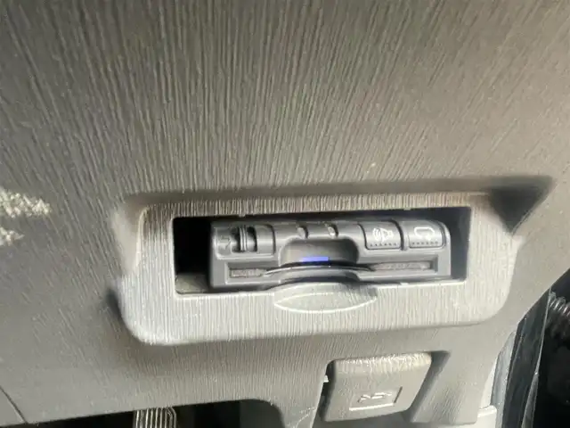 トヨタ プリウス α S 島根県 2012(平24)年 14.7万km ブラック アルパイン製９型メモリナビ　/フルセグＴＶ　/ＤＶＤ再生　/Ｂｌｕｅｔｏｏｔｈ接続　/フリップダウンモニター/ＥＴＣ　/バックカメラ　　/アイドリングストップ　/スマートキー　/プッシュスタート