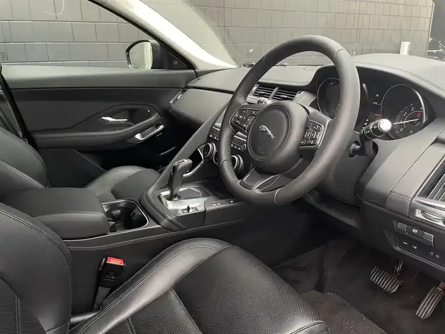 ジャガー Ｅペース R ダイナミックS 250PS 三重県 2019(令1)年 4.9万km 黒 黒革　/ＡＣＣ　/ＭＥＲＩＤＩＡ　/純正１９ＡＷ　/ＬＥＤライト　/パワーシート　/パワーテールゲート　/全方位カメラ　/カープレイ　/Ｂｌｕｅｔｏｏｔｈ　/シートヒーター　/ＥＴＣ２．０　/フルセグTV　/１オーナー　/保証書