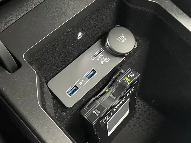 ジャガー Ｅペース R ダイナミックS 250PS 三重県 2019(令1)年 4.9万km 黒 黒革　/ＡＣＣ　/ＭＥＲＩＤＩＡ　/純正１９ＡＷ　/ＬＥＤライト　/パワーシート　/パワーテールゲート　/全方位カメラ　/カープレイ　/Ｂｌｕｅｔｏｏｔｈ　/シートヒーター　/ＥＴＣ２．０　/フルセグTV　/１オーナー　/保証書