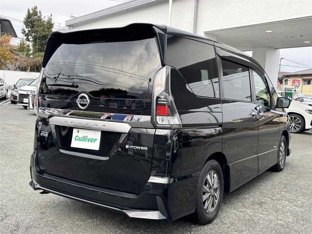 日産 セレナ e－パワー ハイウェイスター V 熊本県 2019(令1)年 4.8万km ダイヤモンドブラック 純正9インチナビ/【フルセグTV/Bluetooth再生/CD/DVD】/アラウンドビューモニター/純正フリップダウンモニター/エマージェンシブレーキ/車線逸脱警報/速度/道路標識表示/クリアランスソナー/インテリジェントパーキングアシスト/ステアリングヒーター/クルーズコントロール/両側パワースライドドア/前席シートヒーター/LEDオートライト/フォグライト/ドライブレコーダー/ビルトインETC/保証書/取扱説明書