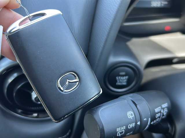 マツダ ＣＸ－３ 15S ツーリング 新潟県 2020(令2)年 1万km スノーフレイクホワイトパールマイカ 純正ナビ（CD・DVD・TV・BT）/コーナーセンサー/フロント・バックカメラ/ウインカーミラー/スマートキー/プッシュスタート/スマートシティブレーキサポート/パーキングセンター/インテリキー/３６０゜ビューモニター/横滑り防止装置/衝突被害軽減システム/レーンキープアシスト/パワーステアリング/パワーウィンドウ/アイドリングストップ/カーテンエアバック
