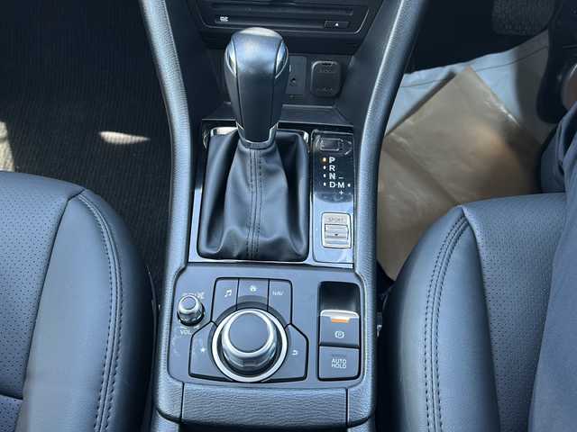 マツダ ＣＸ－３ 15S ツーリング 新潟県 2020(令2)年 1万km スノーフレイクホワイトパールマイカ 純正ナビ（CD・DVD・TV・BT）/コーナーセンサー/フロント・バックカメラ/ウインカーミラー/スマートキー/プッシュスタート/スマートシティブレーキサポート/パーキングセンター/インテリキー/３６０゜ビューモニター/横滑り防止装置/衝突被害軽減システム/レーンキープアシスト/パワーステアリング/パワーウィンドウ/アイドリングストップ/カーテンエアバック