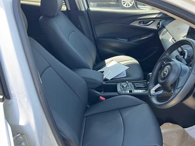 マツダ ＣＸ－３ 15S ツーリング 新潟県 2020(令2)年 1万km スノーフレイクホワイトパールマイカ 純正ナビ（CD・DVD・TV・BT）/コーナーセンサー/フロント・バックカメラ/ウインカーミラー/スマートキー/プッシュスタート/スマートシティブレーキサポート/パーキングセンター/インテリキー/３６０゜ビューモニター/横滑り防止装置/衝突被害軽減システム/レーンキープアシスト/パワーステアリング/パワーウィンドウ/アイドリングストップ/カーテンエアバック