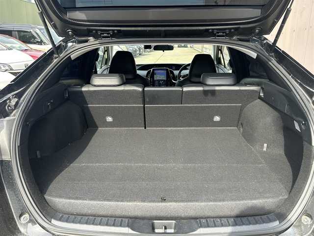 トヨタ プリウス ＰＨＶ A レザーパッケージ 愛知県 2017(平29)年 5.8万km アティチュードブラックマイカ 純正11.6型ナビ/TRDエアロ/社外１８インチアルミ/パワーシート/レーンキープアシスト/レーダークルーズコントロール/レザーシート/ステアリングヒーター/シートヒーター/オートライト/オートマチックハイビーム/純正LEDヘッドライト/ドラレコ/ビルトインETC2.0/スペアキー