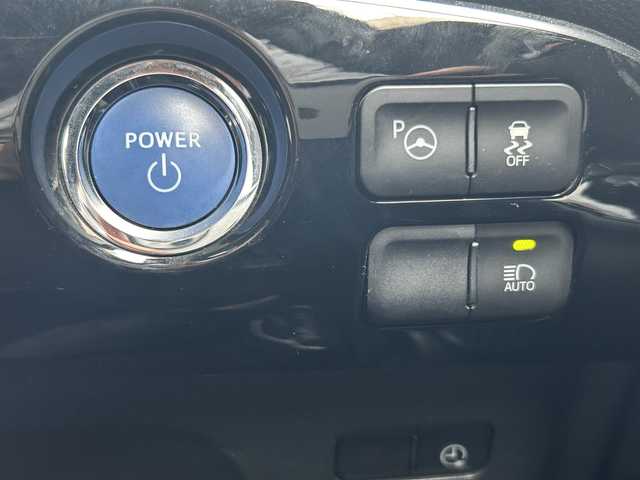 トヨタ プリウス ＰＨＶ A レザーパッケージ 愛知県 2017(平29)年 5.8万km アティチュードブラックマイカ 純正11.6型ナビ/TRDエアロ/社外１８インチアルミ/パワーシート/レーンキープアシスト/レーダークルーズコントロール/レザーシート/ステアリングヒーター/シートヒーター/オートライト/オートマチックハイビーム/純正LEDヘッドライト/ドラレコ/ビルトインETC2.0/スペアキー