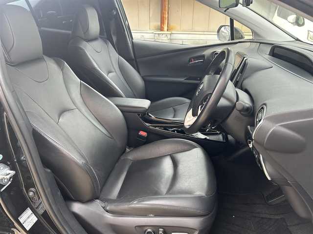 トヨタ プリウス ＰＨＶ A レザーパッケージ 愛知県 2017(平29)年 5.8万km アティチュードブラックマイカ 純正11.6型ナビ/TRDエアロ/社外１８インチアルミ/パワーシート/レーンキープアシスト/レーダークルーズコントロール/レザーシート/ステアリングヒーター/シートヒーター/オートライト/オートマチックハイビーム/純正LEDヘッドライト/ドラレコ/ビルトインETC2.0/スペアキー