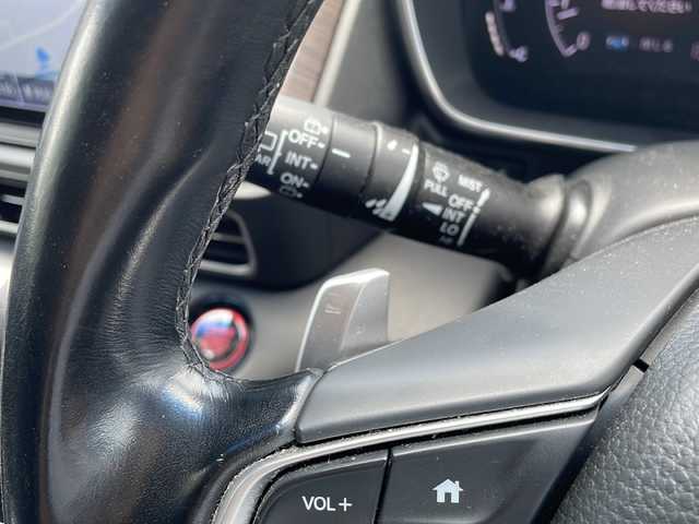 ホンダ オデッセイ アブソルート EX 兵庫県 2020(令2)年 6.9万km プラチナホワイトパール 純正10インチナビ/・AM FM　CD　DVD USB SD HDMI BT フルセグTV/純正11.6インチフリップダウンモニター/前後ドライブレコーダー/ETC2.0/全方位カメラ/BSM/全席シートヒーター/レーダークルーズコントロール/両側パワースライドドア/ハンズフリーパワーテールゲート/レーンアシスト/衝突軽減/前後コーナーセンサー/オートライト/パドルシフト/アイドリングストップ/純正フロアマット/純正18インチアルミホイール/LEDヘッドライト/カーテンエアバック/HDMI端子