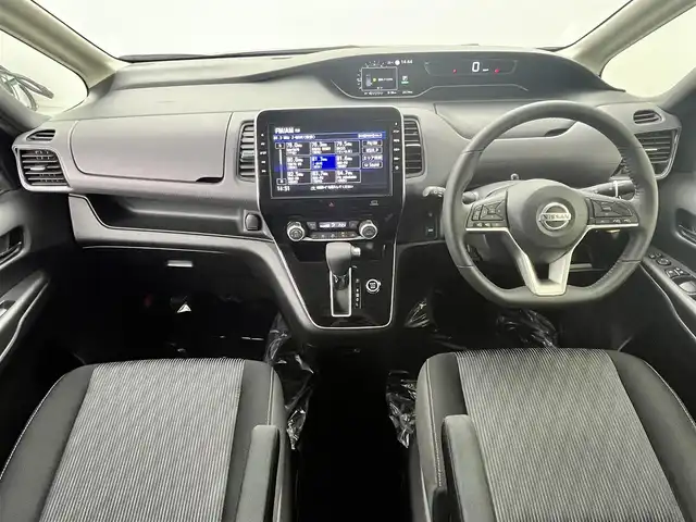 日産 セレナ ハイウェイスター V 埼玉県 2019(令1)年 2.5万km マルーンレッド 2トーン 純正１０型ナビ　全方位カメラ　純正後席モニター　Ｂｌｕｅｔｏｏｔｈ　フルセグＴＶ　ドライブレコーダー　クルーズコントロール　コーナーセンサー　オートハイビーム　ＢＳＭ　ＥＴＣ　　衝突軽減システム