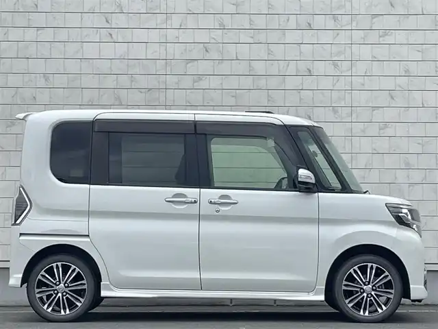ダイハツ タント カスタム RS SA Ⅲ 岩手県 2017(平29)年 4.5万km パールホワイトⅢ 4WDターボ/ワンオーナー/社外９型ＳＤナビ/フルセグＴＶ/純正ＡＷ冬タイヤ積込/両側パワースライドドア/バックカメラ/コーナーセンサー/衝突軽減システム/オートハイビーム/フォグライト/ドラレコ/ＥＴＣ/シートヒーター/スペアキー/純正エンスタ/禁煙車