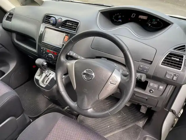 日産 セレナ ハイウェイスター Vセレクション 神奈川県 2011(平23)年 6.5万km ブリリアントホワイトパール