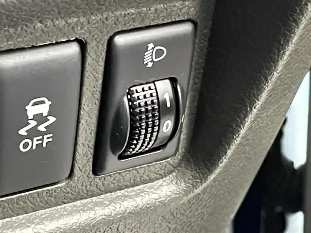 日産 キューブ 15X Vセレクション 群馬県 2016(平28)年 4.4万km スオミブルー 社外７インチナビ　バックカメラ　オートライト　ヘッドライトレベライザー　オートエアコン　社外１５インチアルミホイール　夏タイヤ積込　スマートキー　ＥＴＣ　横滑り防止装置　盗難防止装置　ＡＢＳ　禁煙車