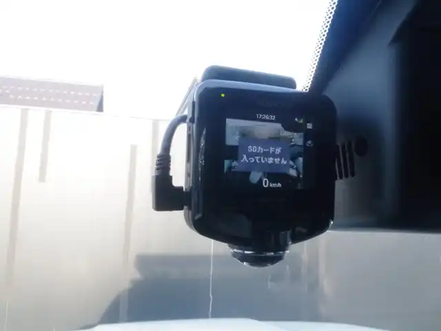 クライスラー・ジープ ジープ レネゲード トレイルホーク 岩手県 2016(平28)年 4.9万km 白 社外メモリナビ/フルセグTV/バックカメラ/ETC/レーンディパーチャー/ブラインドスポット/クルコン/360°ドラレコ/HIDライト/ルーフキャリア/ルーフラック/純正オーディオ移設（トランク下段）