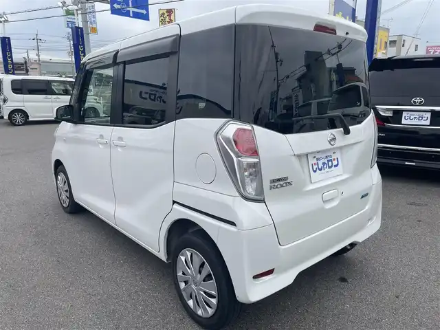 日産 デイズ ルークス X 和歌山県 2016(平28)年 8.9万km ホワイトパール (株)IDOMが運営する【じしゃロン和歌山店】の自社ローン専用車両になります。こちらは現金またはオートローンご利用時の価格です。自社ローンご希望の方は別途その旨お申付け下さい/純正7インチワイドメモリナビ　MM113D－W/バックカメラ、アラウンドビューモニター付き自動防眩インナーミラー/【GENTEX製　GNTX-057】/アイドリングストップ機能/両側スライドドア/後席ロールサンシェード/インリジェントエマージェンシーブレーキ/ビークルダイナミクス/ABS/ブレーキアシスト/ヒルスタートアシスト/イモビライザー/ドアバイザー/SRSエアバックダブル＋サイド