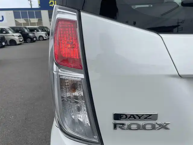 日産 デイズ ルークス X 和歌山県 2016(平28)年 8.9万km ホワイトパール (株)IDOMが運営する【じしゃロン和歌山店】の自社ローン専用車両になります。こちらは現金またはオートローンご利用時の価格です。自社ローンご希望の方は別途その旨お申付け下さい/純正7インチワイドメモリナビ　MM113D－W/バックカメラ、アラウンドビューモニター付き自動防眩インナーミラー/【GENTEX製　GNTX-057】/アイドリングストップ機能/両側スライドドア/後席ロールサンシェード/インリジェントエマージェンシーブレーキ/ビークルダイナミクス/ABS/ブレーキアシスト/ヒルスタートアシスト/イモビライザー/ドアバイザー/SRSエアバックダブル＋サイド