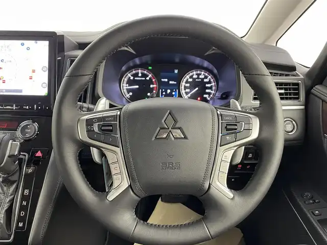 三菱 デリカＤ：５ P 熊本県 2023(令5)年 0.1千km アメジストブラック 純正10インチナビ/フルセグテレビ、/CD/DVD/Bluetooth/AUX/全周囲カメラ/前方ドライブレコーダー/ビルトインETC/4WD/レーダークルーズコントロール/レーンアシスト/衝突軽減ブレーキ/オートハイビーム/パワーバックドア/パドルシフト/ステアリングヒーター/ステアリングスイッチ/両側パワースライドドア/電動パーキングブレーキ/オートホールド/電動格納ミラー/左側サイドステップ