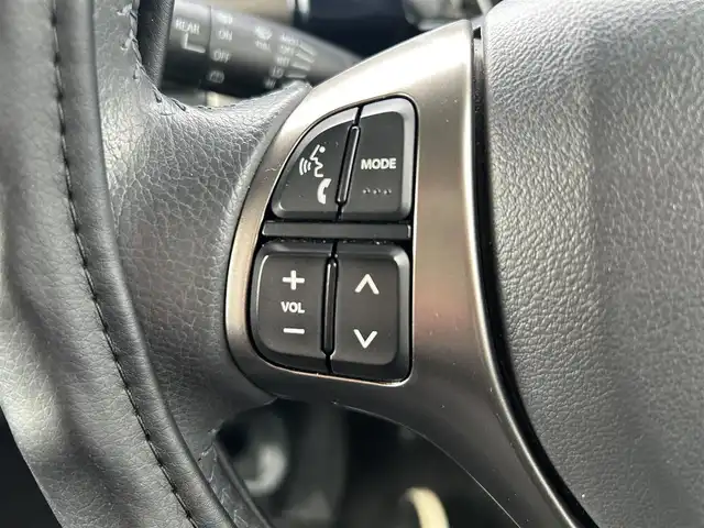 スズキ ハスラー Jスタイル Ⅲ 宮城県 2018(平30)年 9.2万km オフブルーメタリック/スチールシルバー2トーン 全方位モニター用カメラパッケージ/・全方位モニター/・USBソケット/＝＝＝/デュアルカメラブレーキサポート/誤発進抑制機能/車線逸脱警報機能/ふらつき警報機能/先行車発進お知らせ機能/ディーラーop 8インチナビ/・フルセグ・DVD・CD・SD・USB・Bluetooth/ビルトインETC/ナビ連動フロントドライブレコーダー/革巻きステアリング/ステアリングリモコン/ハーフレザー調シート/前席シートヒーター/社外HIDバルブ/フォグランプ/純正15インチアルミ/純正フロアマット/純正ドアバイザー/保証書/取扱説明書/スマートキー×2