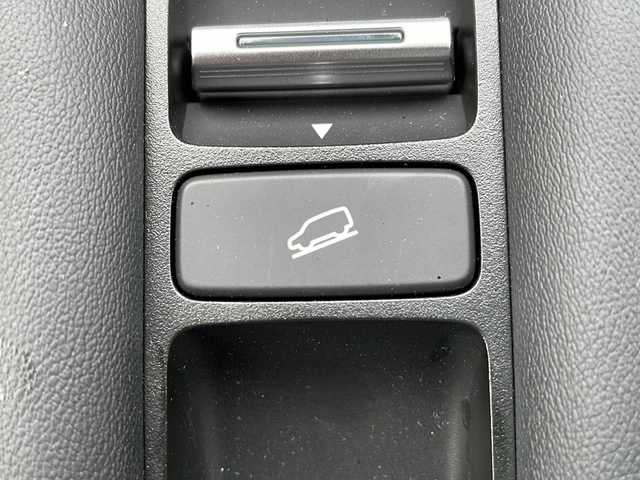 ホンダ ＺＲ－Ｖ X 山形県 2024(令6)年 0.3万km クリスタルブラックパール 禁煙車/ワンオーナー/Honda SENSING/・衝突軽減ブレーキ（ＣＭＢＳ）/・路外逸脱抑制機能/・先行車発進お知らせ機能/・アダプティブクルーズコントロール（ＡＣＣ）/・車線維持支援システム（ＬＫＡＳ）/・標識認識機能/・誤発進抑制機能 /・近距離衝突軽減ブレーキ/ハーフレザーシート/純正ナビ(CD.DVD.BT.USB.SD)/フルセグ/バックカメラ/クリアランスソナー/ドライブレコーダー/電動パーキングブレーキ/オートホールド/LEDヘッドライト/プッシュスタート/スマートキー