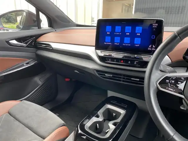 フォルクスワーゲン ＶＷ ＩＤ．４ プロ 福岡県 2023(令5)年 1.9万km 黒 ガラスルーフ/AppleCarPlay/Bluetooth/USB/ジェスチャーコントロール/ACC/レーンアシスト/ブラインドスポット/前後ドラレコ/ETC/IQ.LIGHT/茶黒ハーフレザーシート/パワーシート/メモリーシート/シートヒーター/ステアリングヒーター/ベンチレーション/純正20インチホイール