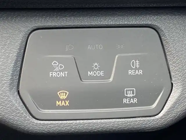 フォルクスワーゲン ＶＷ ＩＤ．４ プロ 福岡県 2023(令5)年 1.9万km 黒 ガラスルーフ/AppleCarPlay/Bluetooth/USB/ジェスチャーコントロール/ACC/レーンアシスト/ブラインドスポット/前後ドラレコ/ETC/IQ.LIGHT/茶黒ハーフレザーシート/パワーシート/メモリーシート/シートヒーター/ステアリングヒーター/ベンチレーション/純正20インチホイール