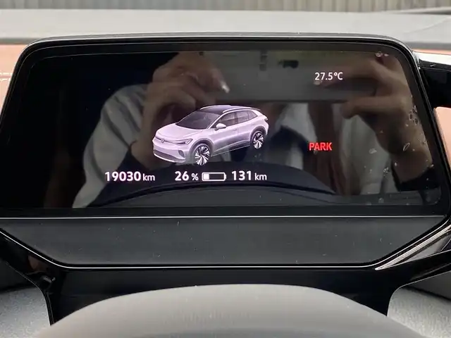 フォルクスワーゲン ＶＷ ＩＤ．４ プロ 福岡県 2023(令5)年 1.9万km 黒 ガラスルーフ/AppleCarPlay/Bluetooth/USB/ジェスチャーコントロール/ACC/レーンアシスト/ブラインドスポット/前後ドラレコ/ETC/IQ.LIGHT/茶黒ハーフレザーシート/パワーシート/メモリーシート/シートヒーター/ステアリングヒーター/ベンチレーション/純正20インチホイール