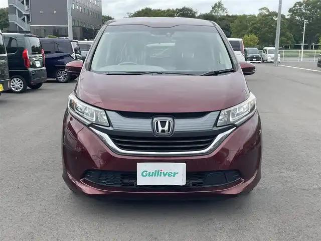ホンダ フリード G ホンダセンシング 千葉県 2017(平29)年 10.5万km プレミアムディープロッソパール ホンダセンシング/・衝突軽減ブレーキ/・レーンキープアシスト/純正7インチSDナビ/CD BT SD フルセグ/バックカメラ/両側パワースライドドア/プッシュスタート/スマートキー/純正フロアマット