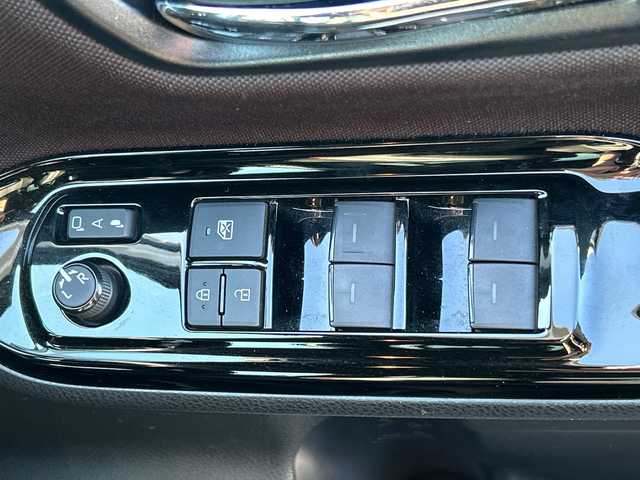 トヨタ ヴォクシー ZS 煌Ⅲ 千葉県 2020(令2)年 3.7万km ホワイトパールクリスタルシャイン 純正9インチナビ/(フルセグTV/BT/CD/DVD/FM/AM)/純正ドライブレコーダー/衝突被害軽減システム/車線逸脱警報/バックカメラ/クルーズコントロール/両側パワースライドドア/横滑り防止装置/ビルトインETC2.0/アイドリングストップ/LEDヘッドライト/フォグランプ/オートライト/ウィンカーミラー/電動格納ミラー/純正16インチAW/シートリフター/プッシュスタート/スマートキー/フロアマット